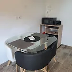 Maison Cosy Avec Jacuzzi 토우로트